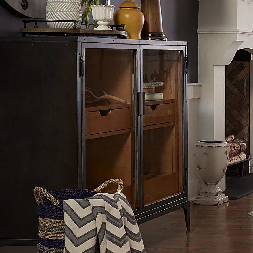 D&eacute;cor & Accents pieces