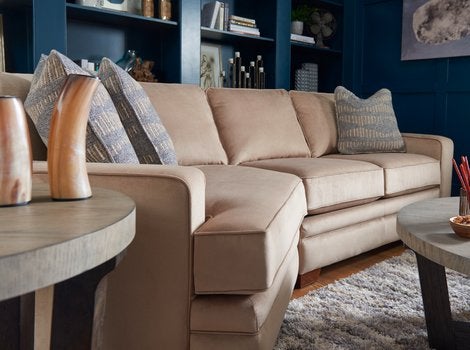 Living room with Meyer Sectional and accessories