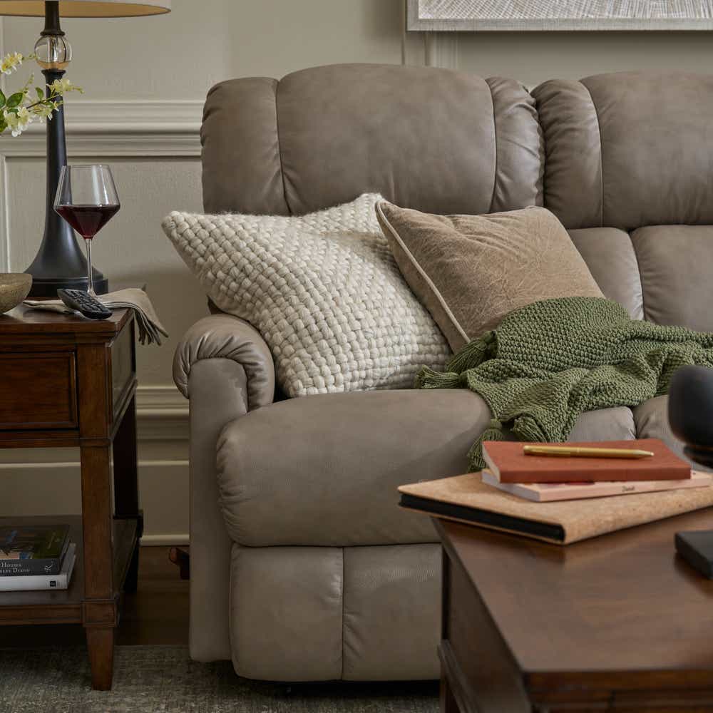 Pinnacle Wall Reclining Sofa