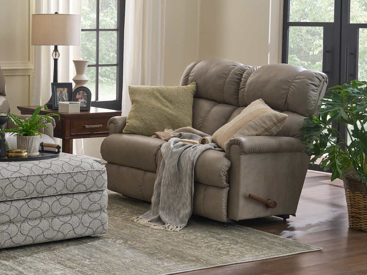 Pinnacle Wall Reclining Loveseat