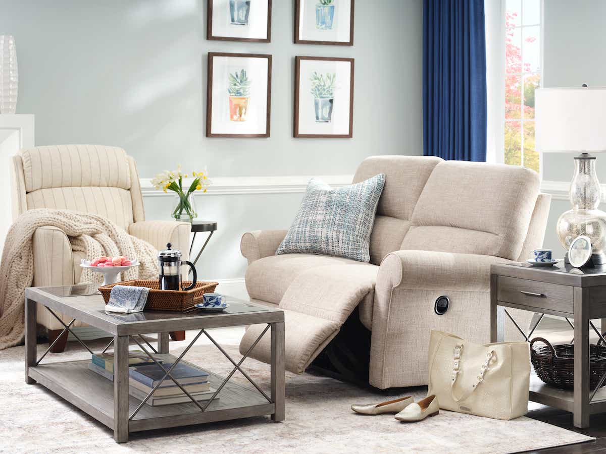 Robin Reclining Loveseat