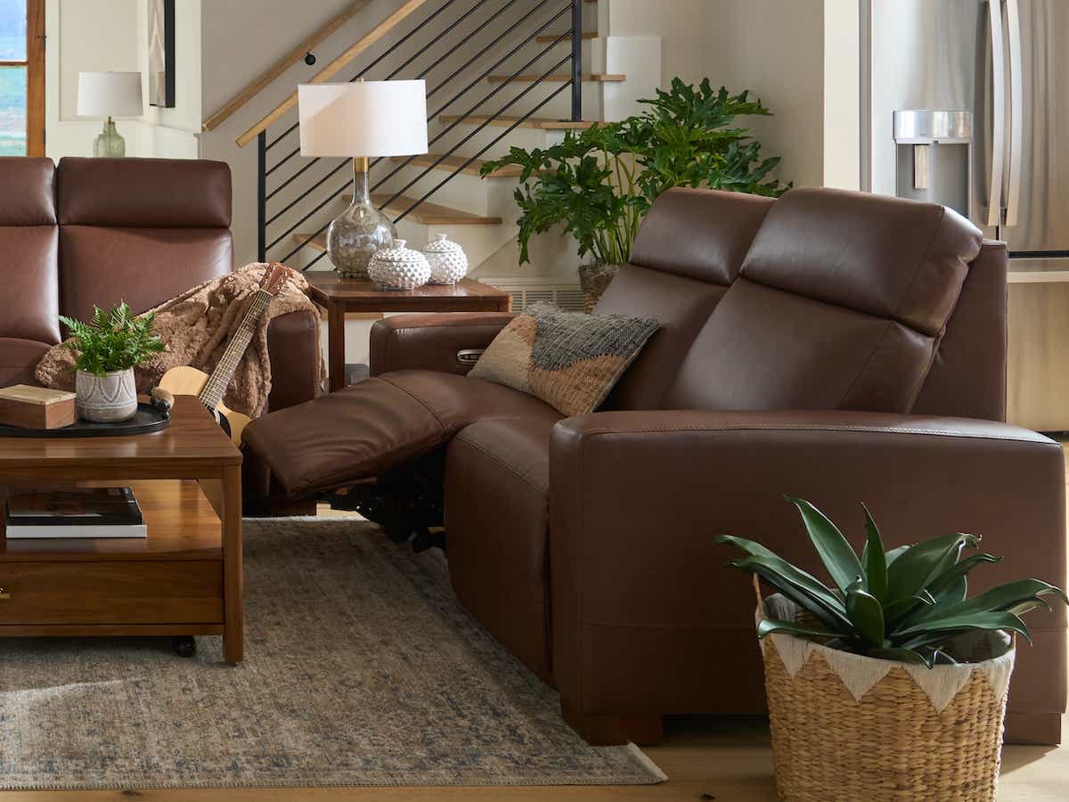 Acadia Power Reclining Loveseat w/ Headrest | La-Z-Boy