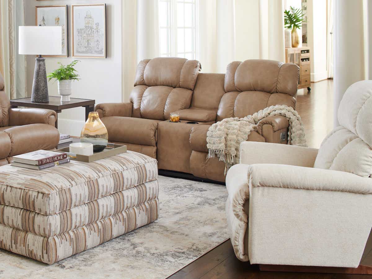 Pinnacle Power Wall Reclining Loveseat w/ Headrest & Console
