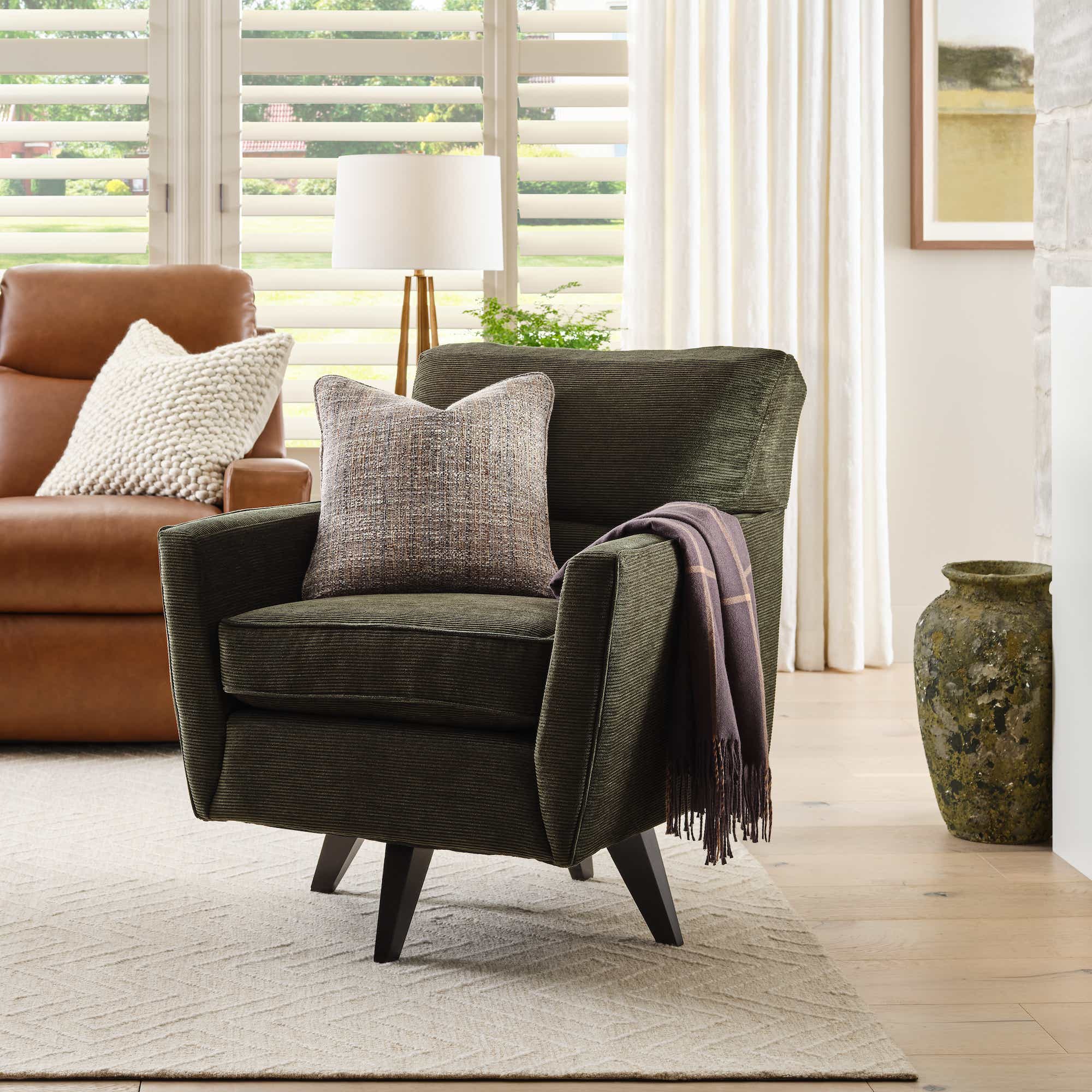 Bellevue High Leg Swivel Chair