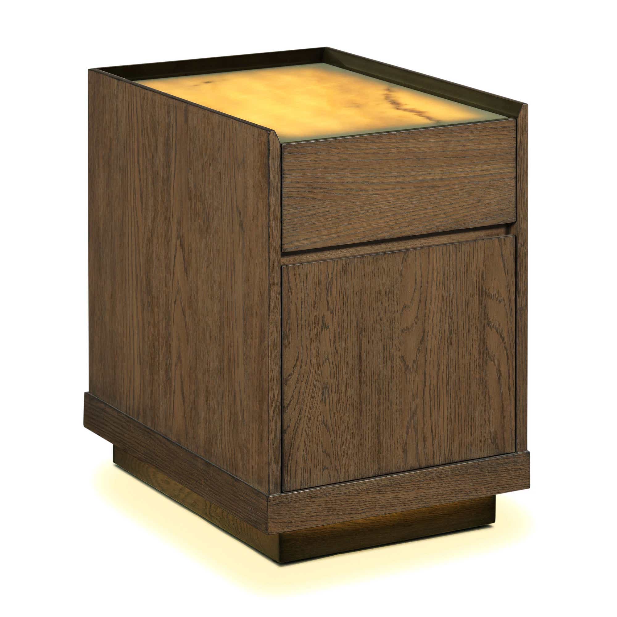 Sideline Chairside Table w/ Lighting